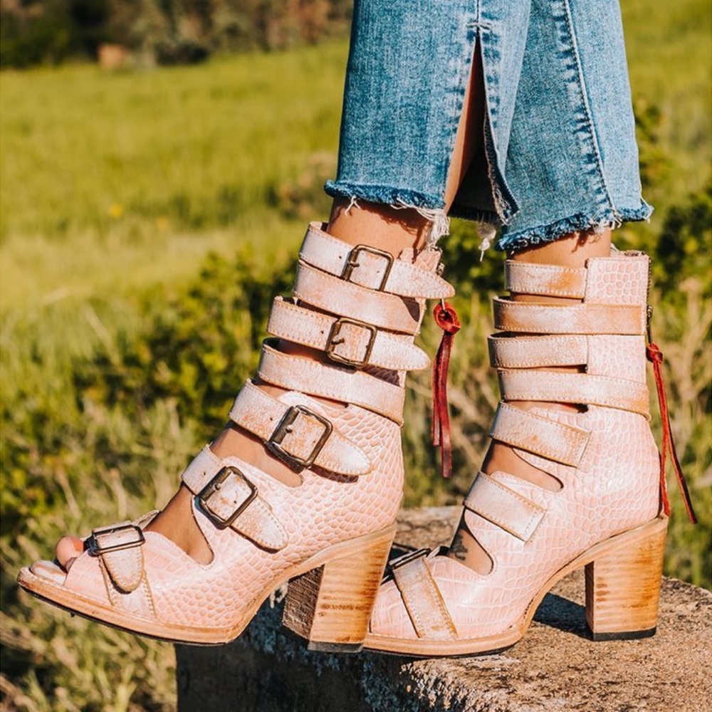 FREEBIRD BOND | Strappy Gladiator Leather Sandal Boot Blush Croco Size 9